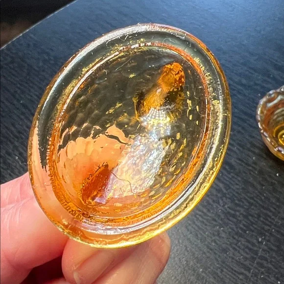 Vintage Miniature Honey Amber Glass Hen on Nest Salt Cellar Degenhart USA - Picture 7 of 11